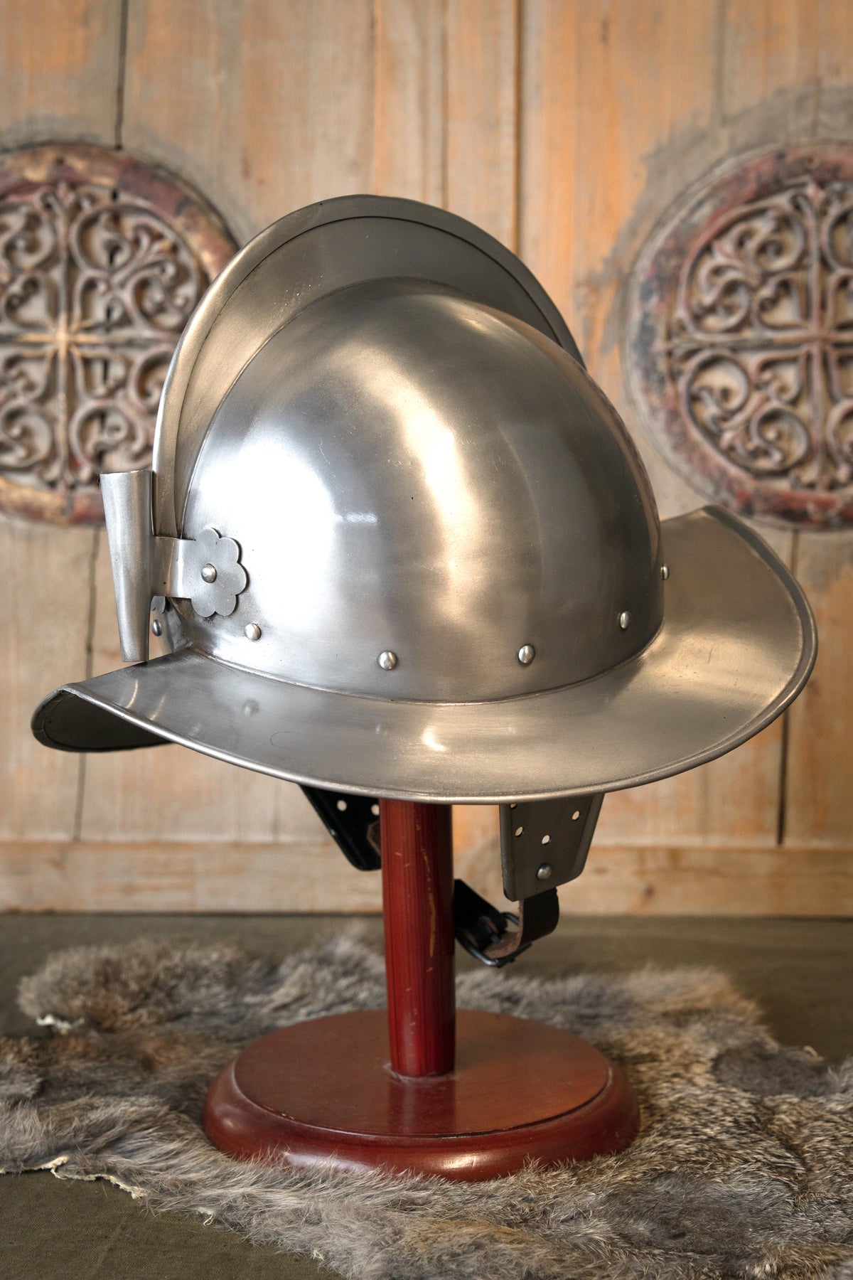 Morion with plume holder, 1–1.2 mm