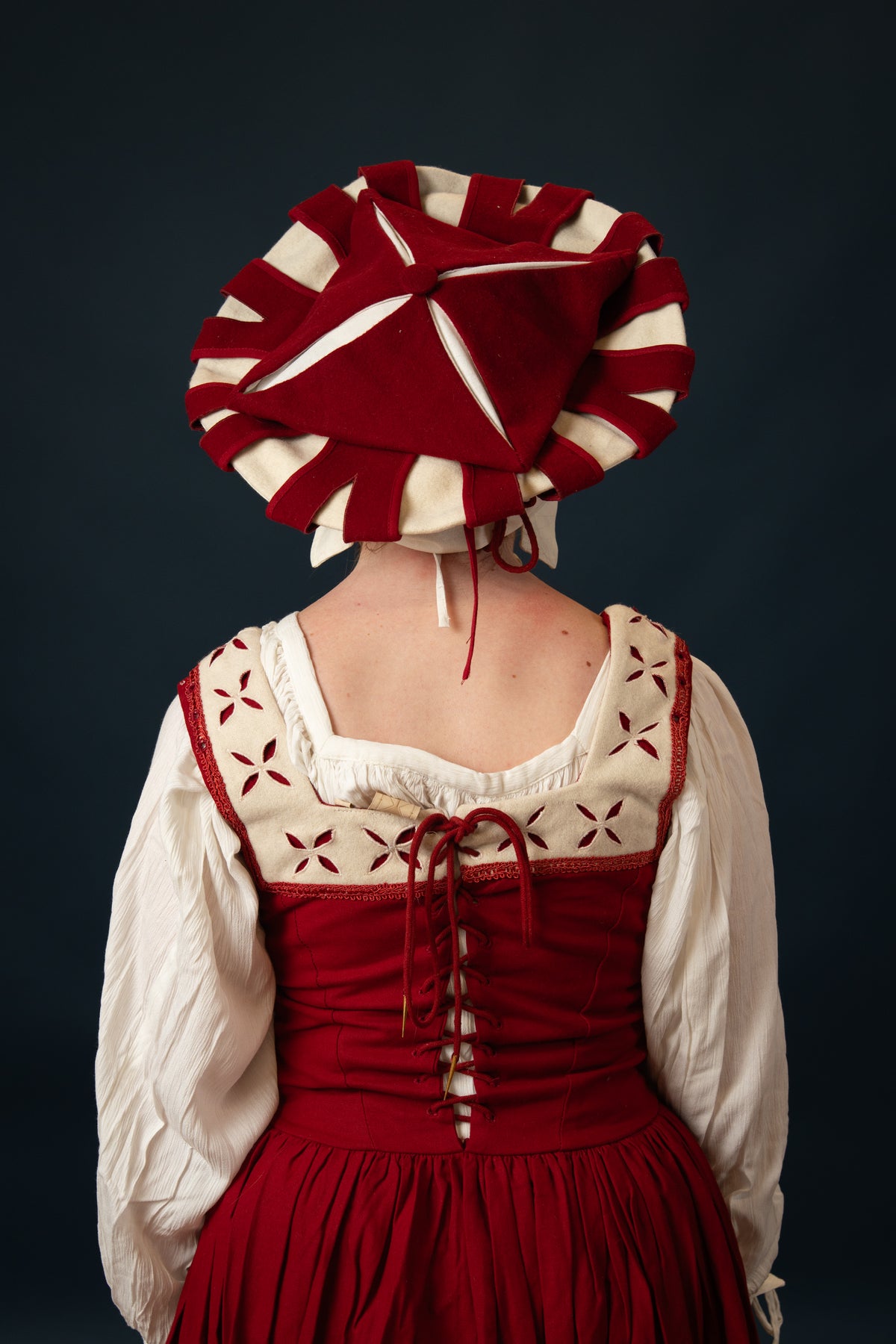Landsknecht hat, counter beret, wool, red-white