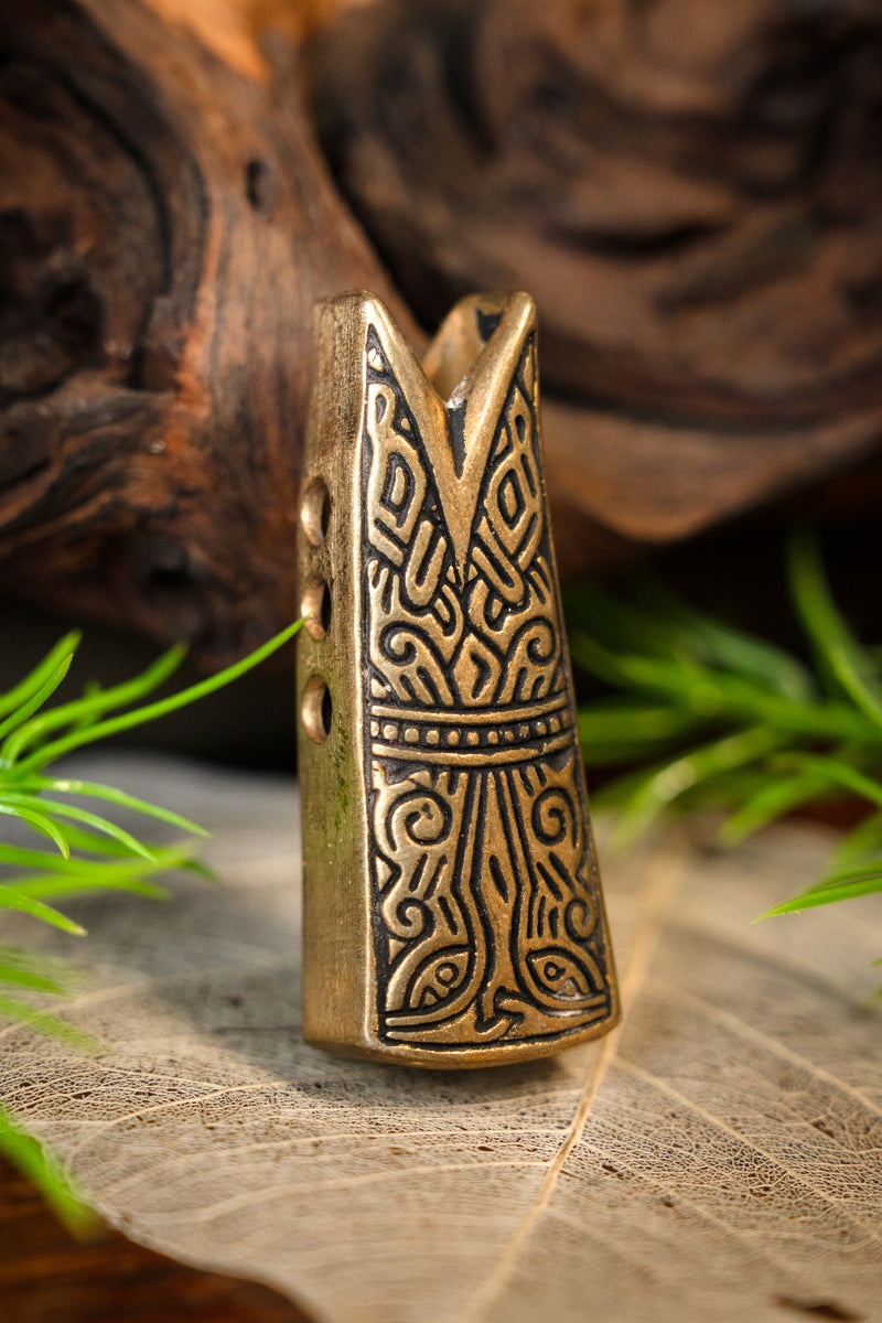 Gotländskt fiskhuvudsmycke, storlek L, brons