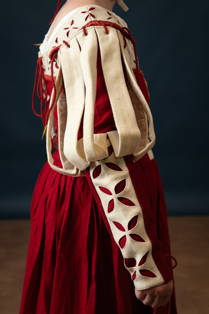 Detachable Sleeve Bloom, wool blend, red-white