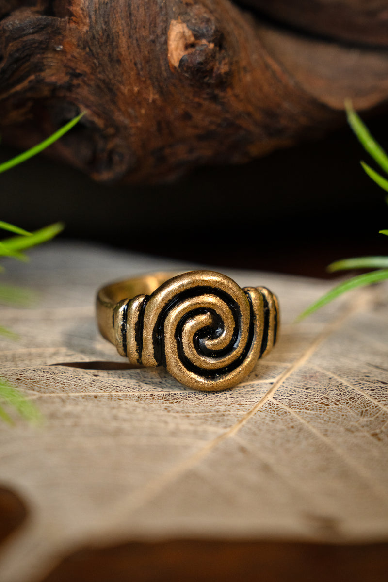 Anglosaski pierścień z VII–VIII w., brąz