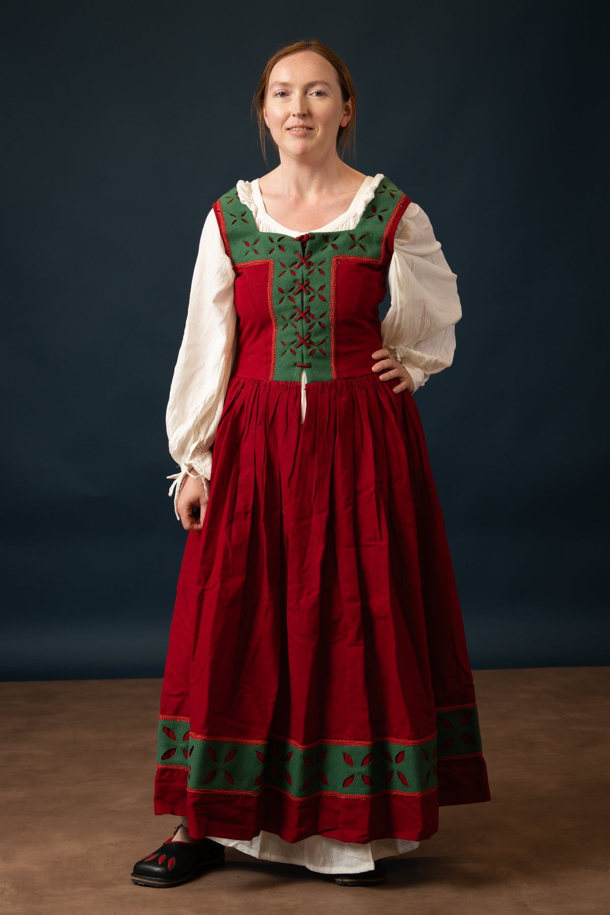 Landsknecht Kampfraudress Hannah, kirtle, wool, green-red