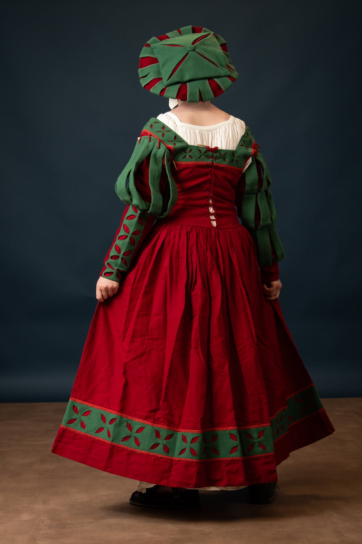 Loose Bloom Sleeve, wool blend, red-green