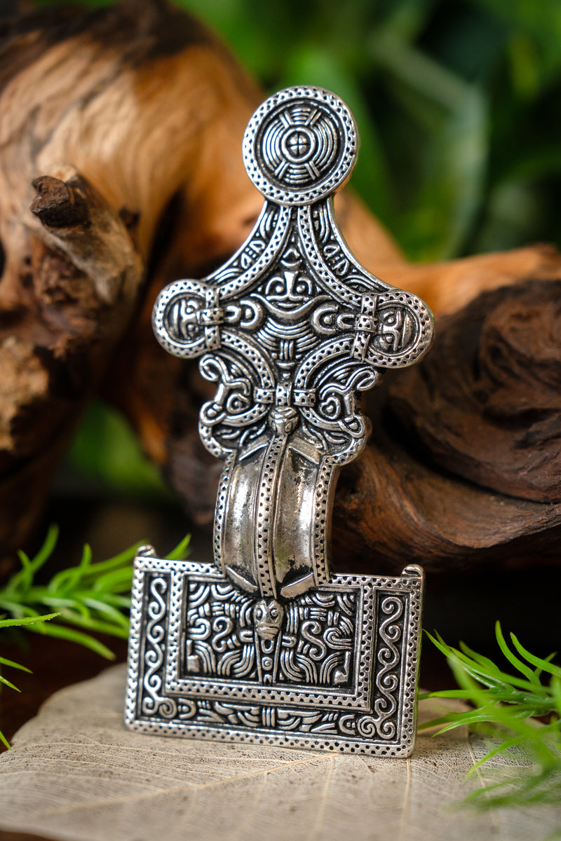 Anglosaska fibula Isle of Wight, posrebrzany brąz