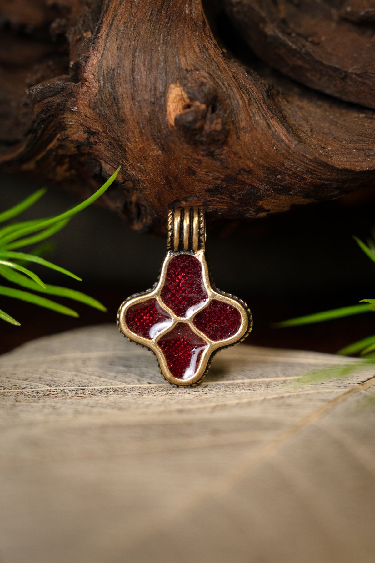 Cloisonne pendant Uppsala, bronze