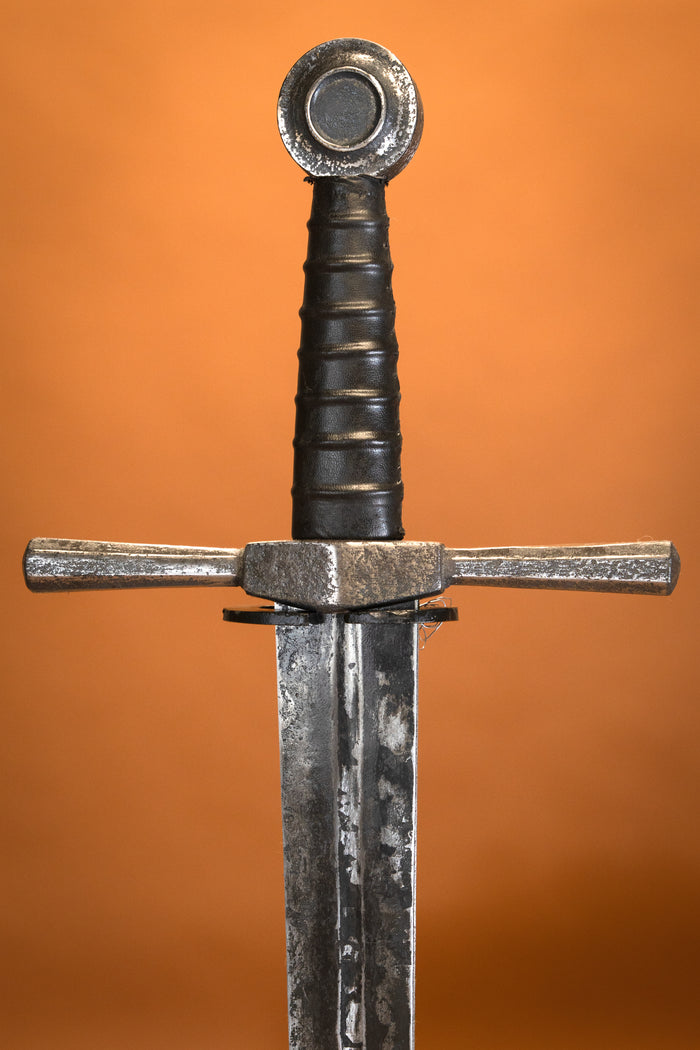 Medieval training sword old, blunt (battle-ready)