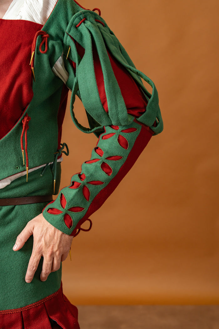 Loose Bloom Sleeve, wool blend, red-green