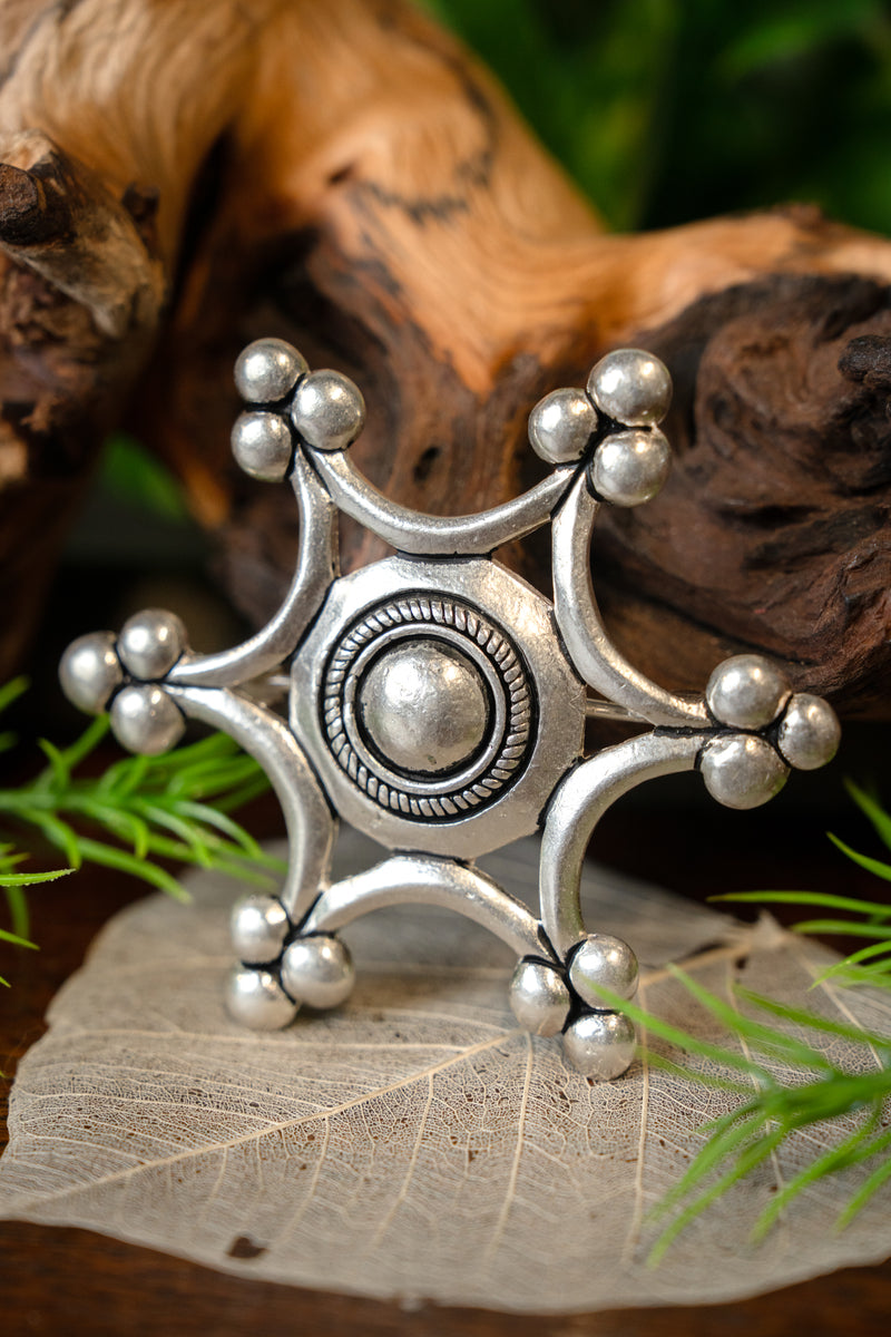 Brosche Uta zu Naumburg, versilberte Bronze