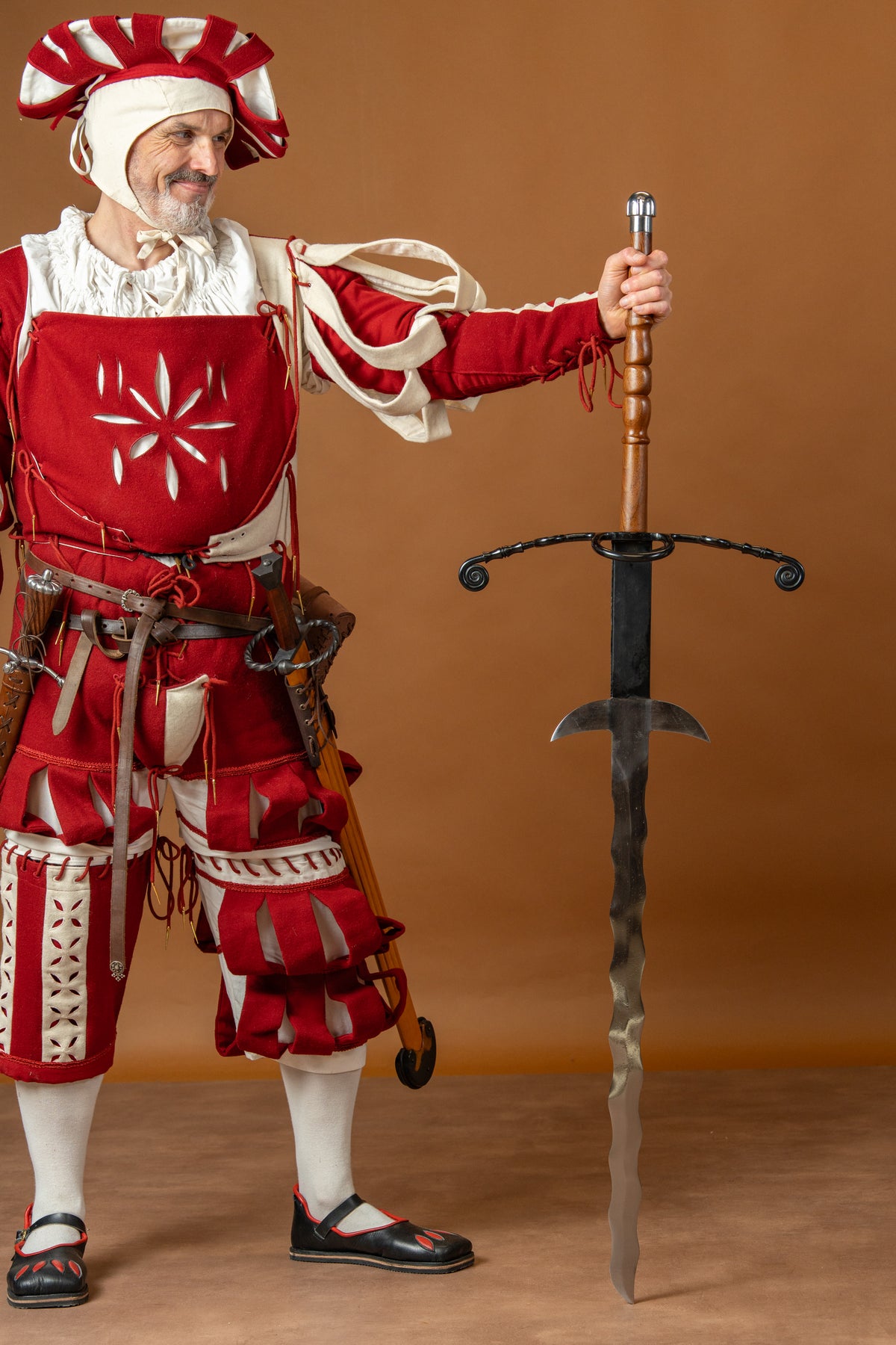 Flamberge with wooden grip, semi-sharp