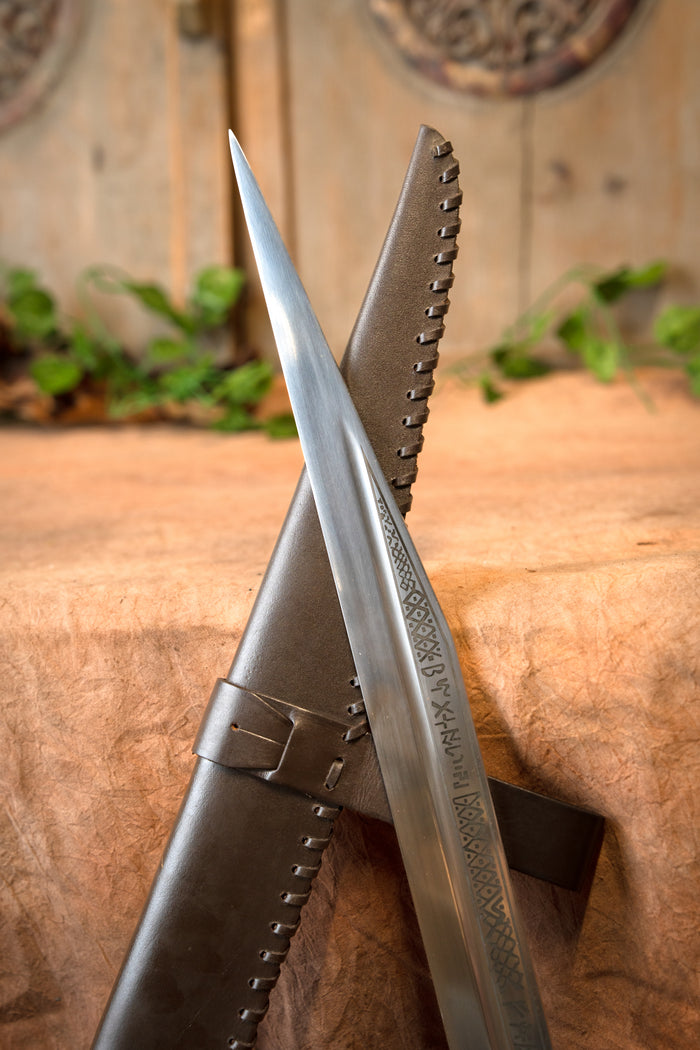 Beagnoth seax with runes, semi-sharp