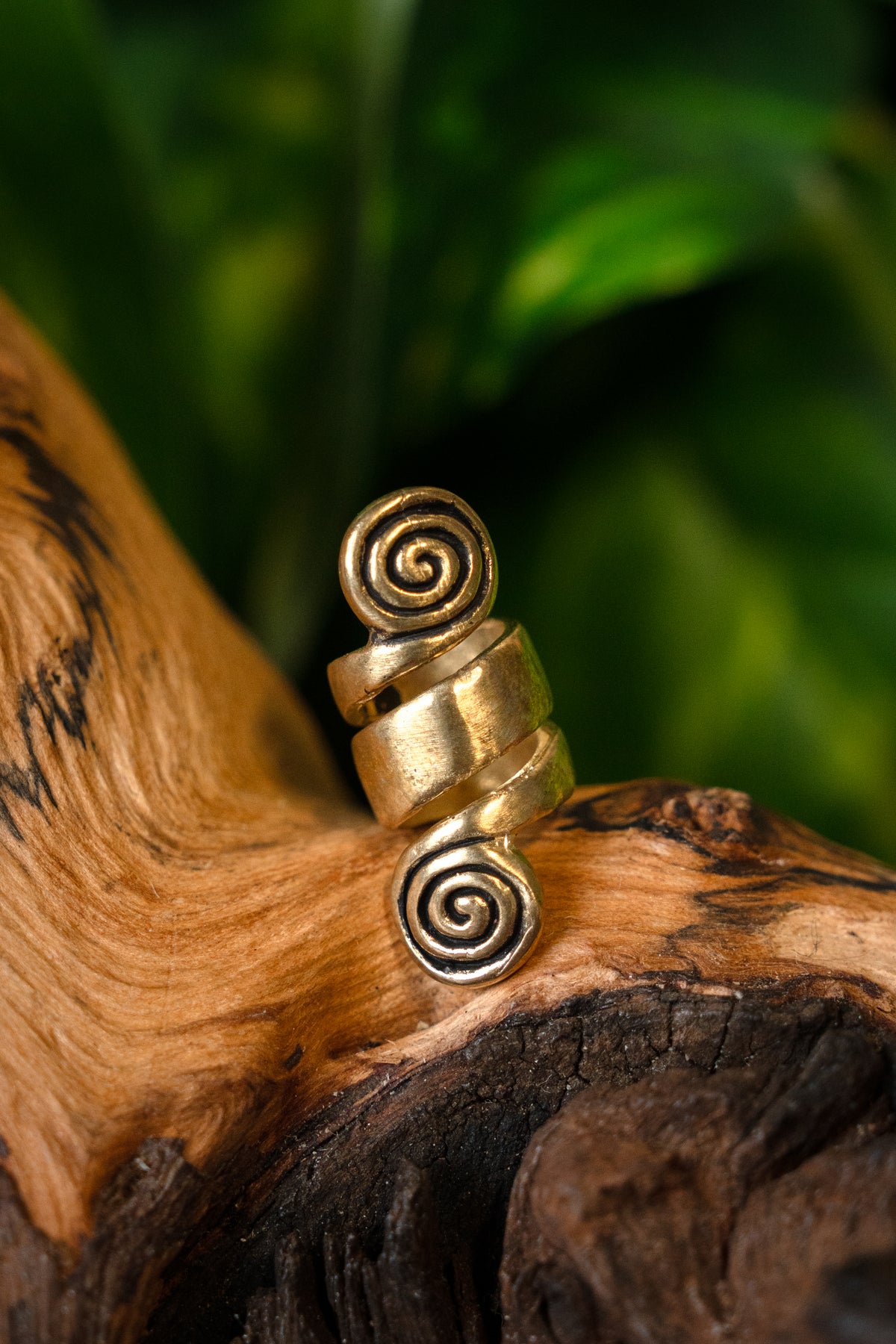 Celtic beard bead with spirals, bronze