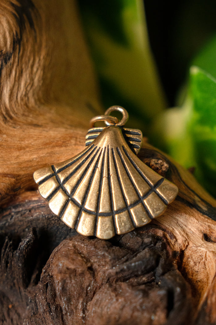 Medieval amulet St James shell, bronze