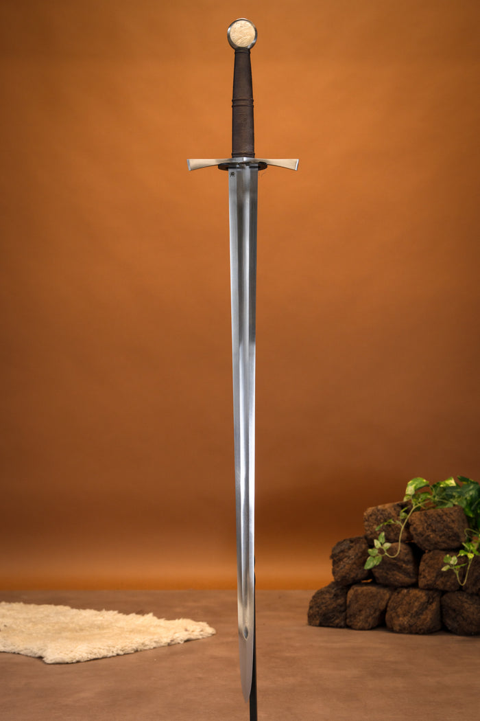 Bastard sword, tempered, semi-sharp