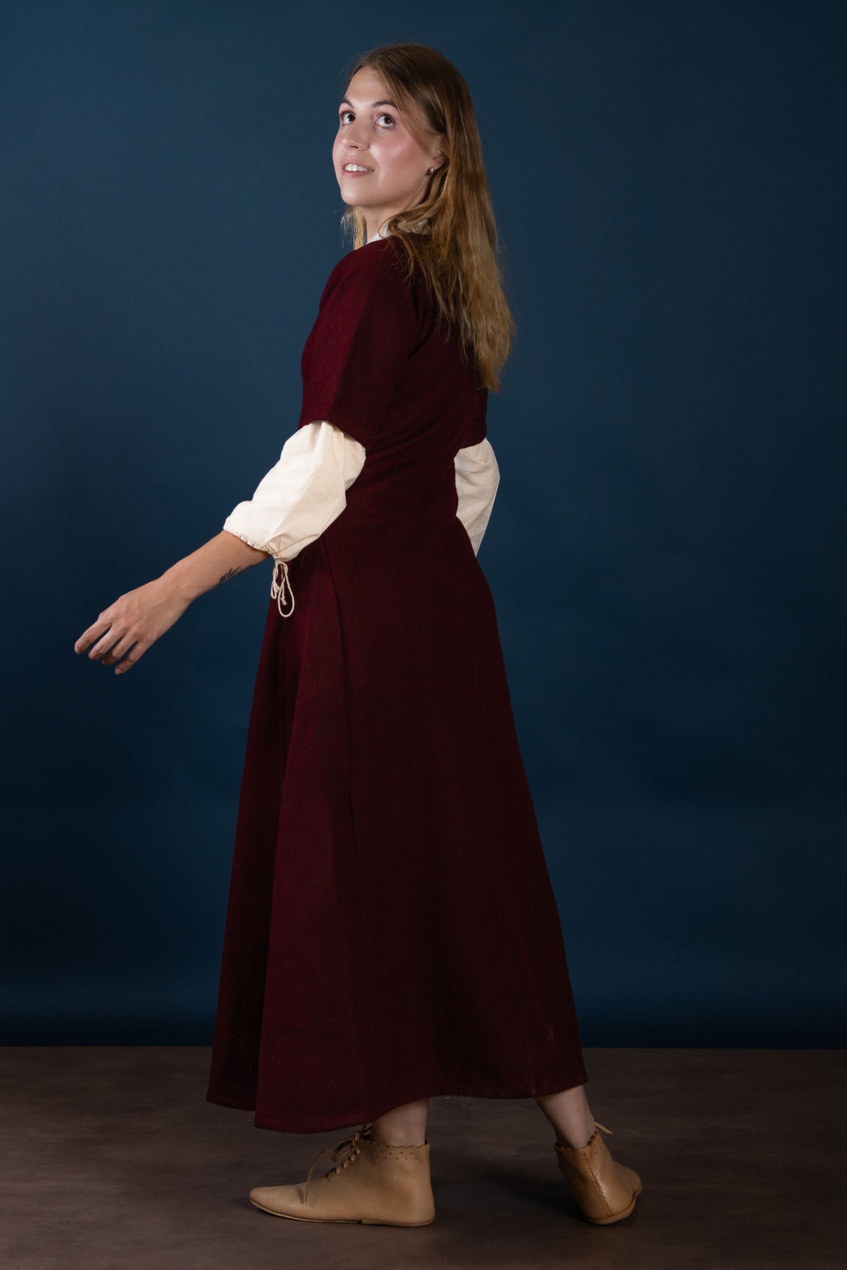 15th century cotehardie, wool, red