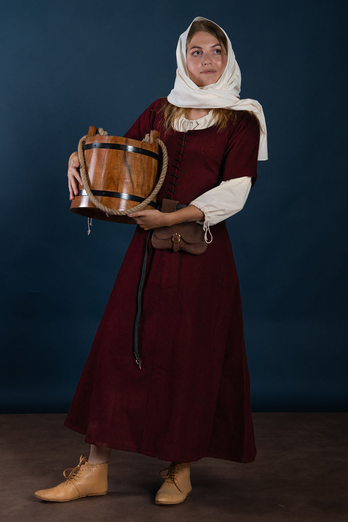 15th century cotehardie, wool, red