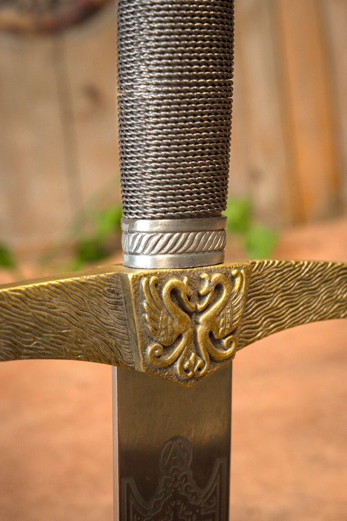 Heraldic sword, semi-sharp