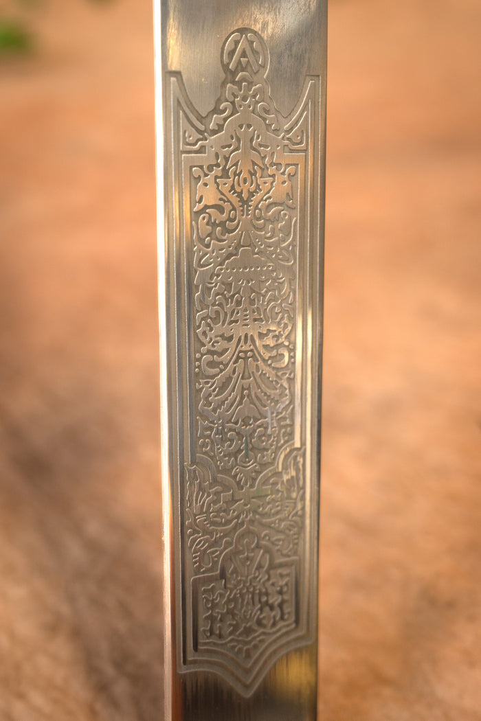Heraldic sword, semi-sharp