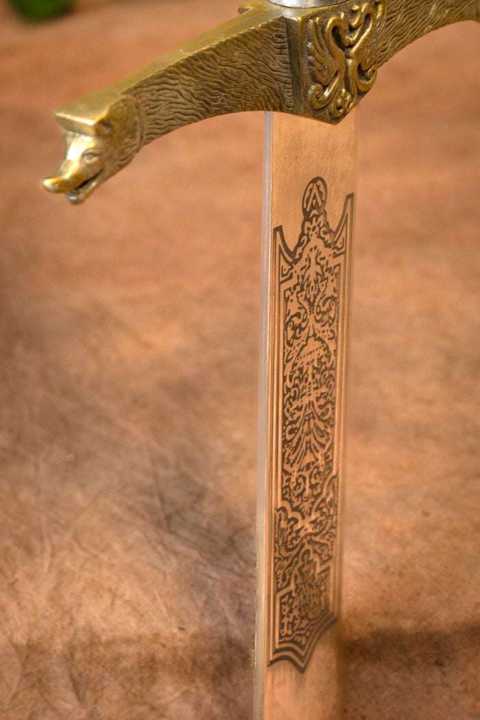 Heraldic sword, semi-sharp