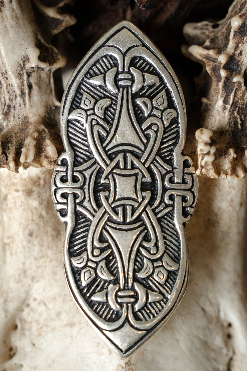 Fíbula vikinga Birka, bronce plateado