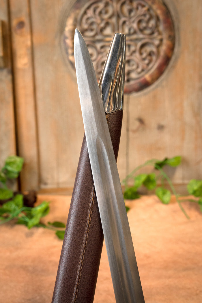 Bastard sword, tempered, semi-sharp
