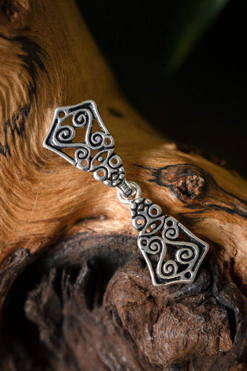 Chiusura avara per mantello, bronzo argentato