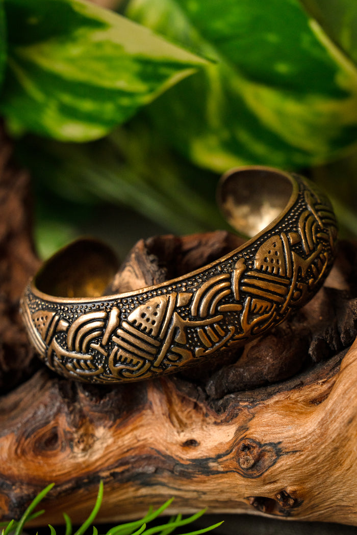 Gaelic bracelet boken of Kells, bronze