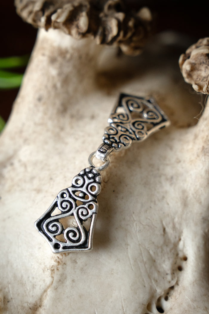 Avarian cloak clasp, silvered bronze