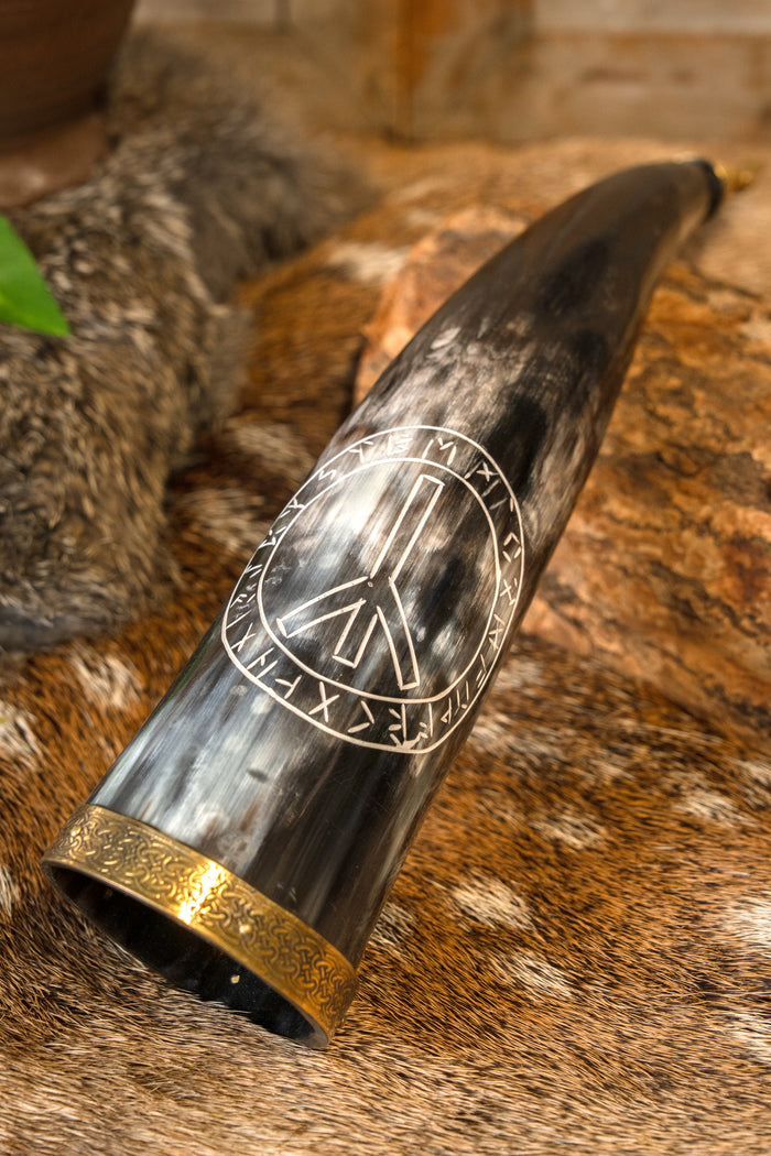Algiz protection rune drinking horn, 300-500 ml