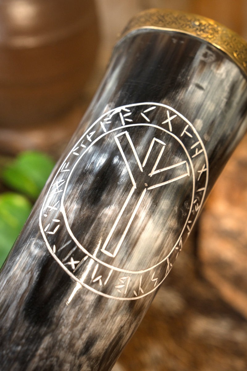 Corne à boire avec rune de protection Algiz, 300–500 ml