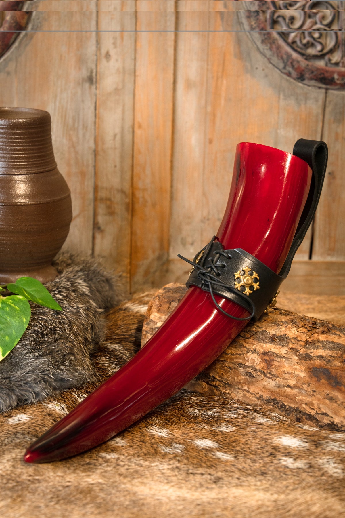 Devilish drinking horn with luxurious drinking horn holder, 300-500 ml
