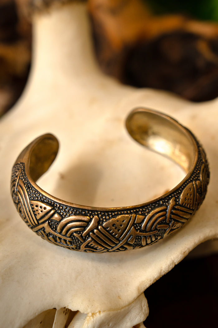 Gaelic bracelet boken of Kells, bronze