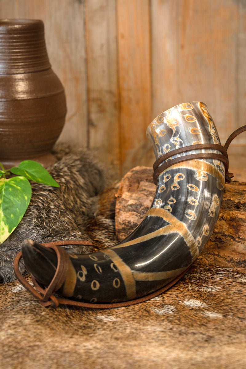 Neolityczny róg do picia, 300–500 ml