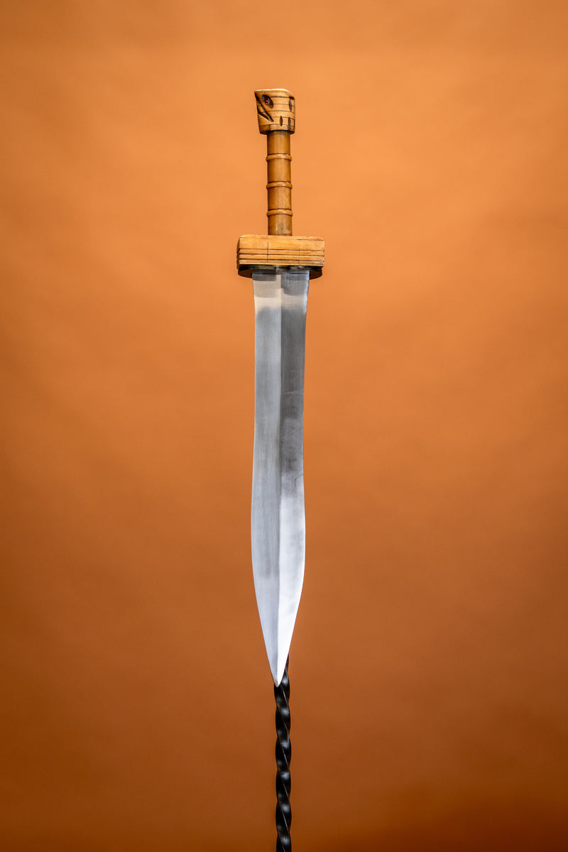 Parazonium, I secolo d.C., semi-affilato