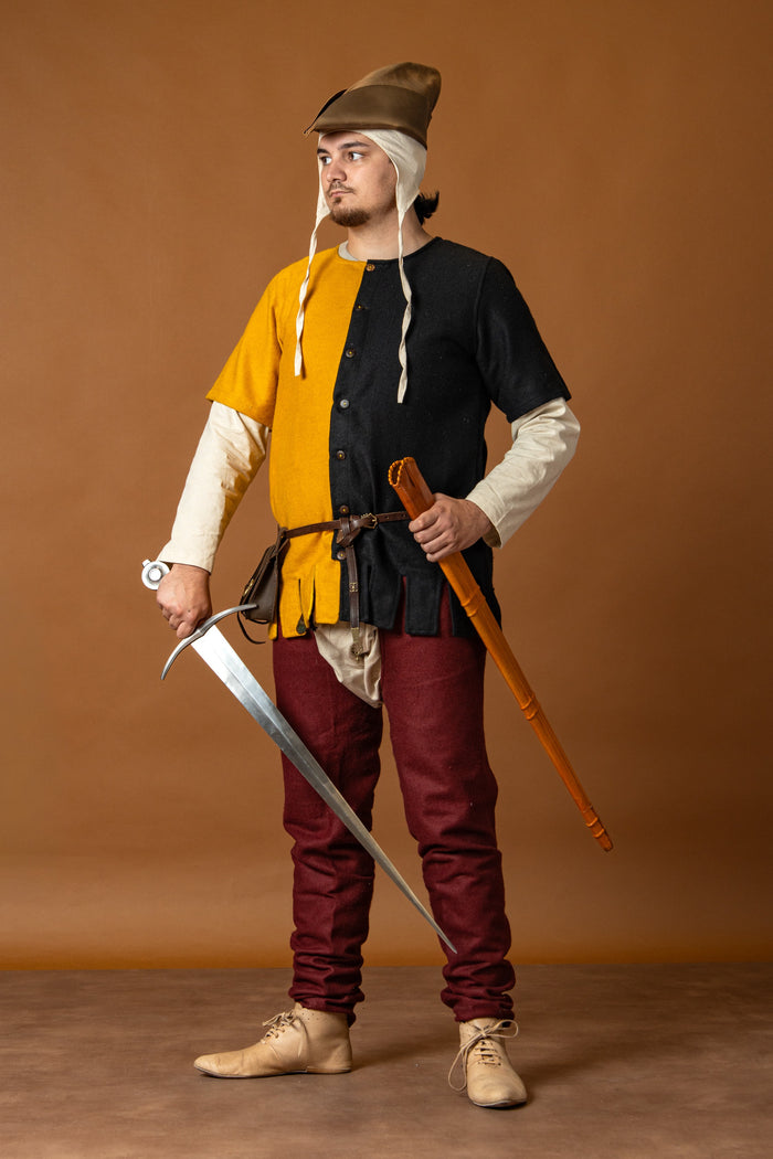 Chausses Bernolf (1300-1500), wool blend, red