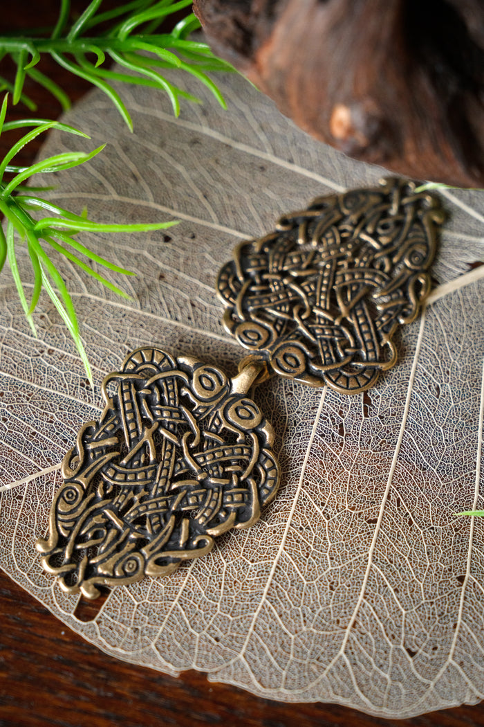 Irish cloak clasp, bronze