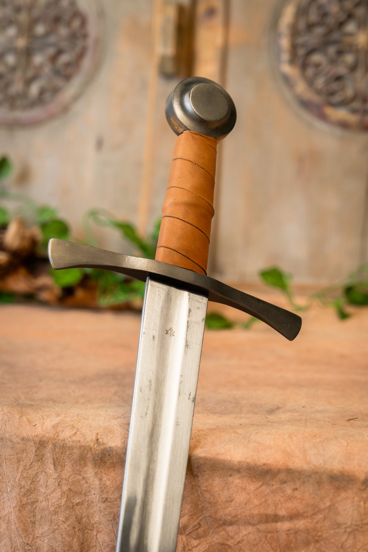 Reenactment archer's sword, blunt (battle-ready)