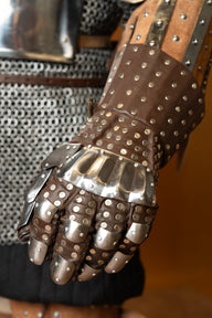 Gauntlets Visby, 14th century, 1 mm
