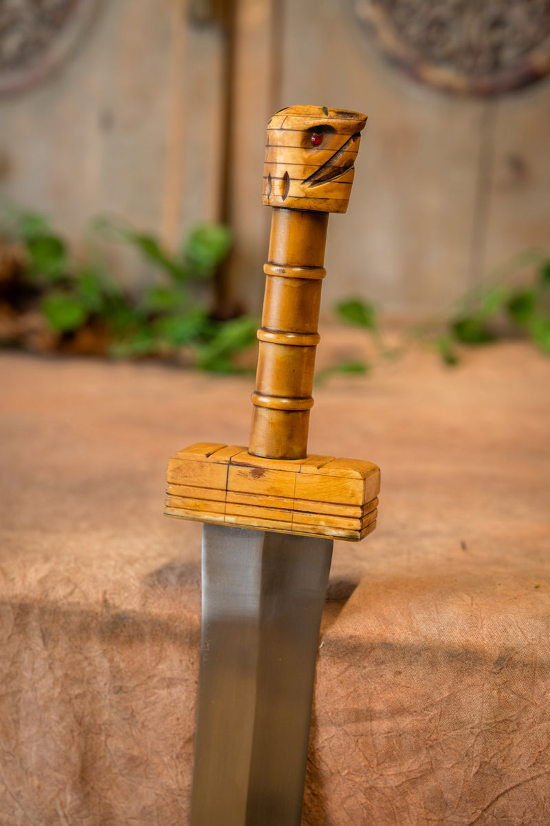 Parazonium, siglo I d.C., semi-afilado