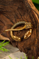 Baltische Ringfibel mit Tierköpfen, Bronze