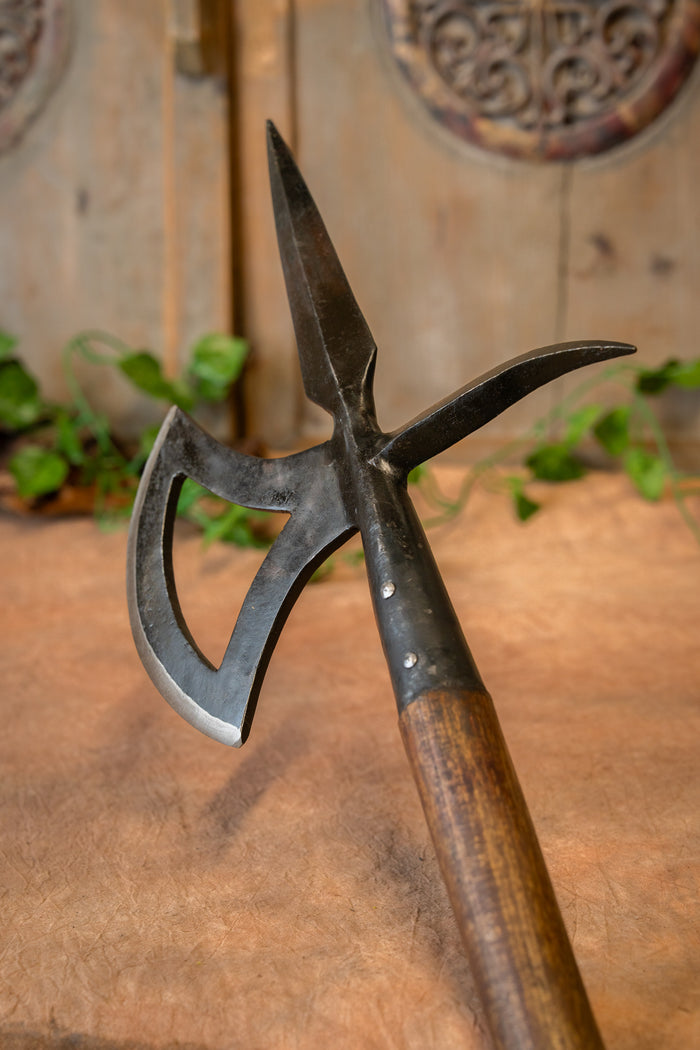 15th century poleaxe, semi-sharp