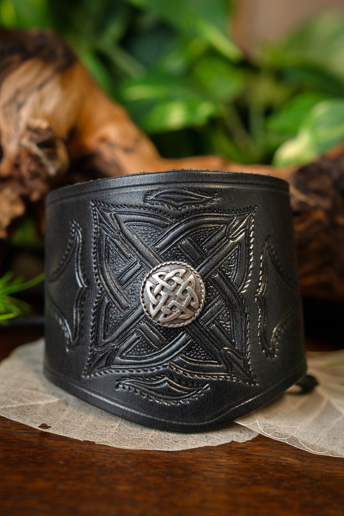 Celtic bracelet, black, leather