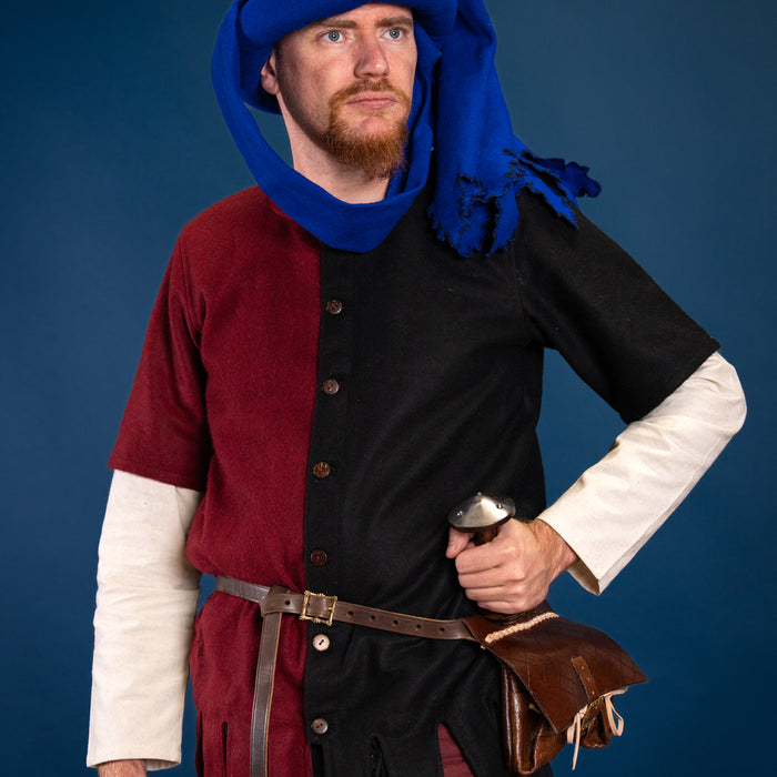 Surcoat Aleran, right side, red, wool mix
