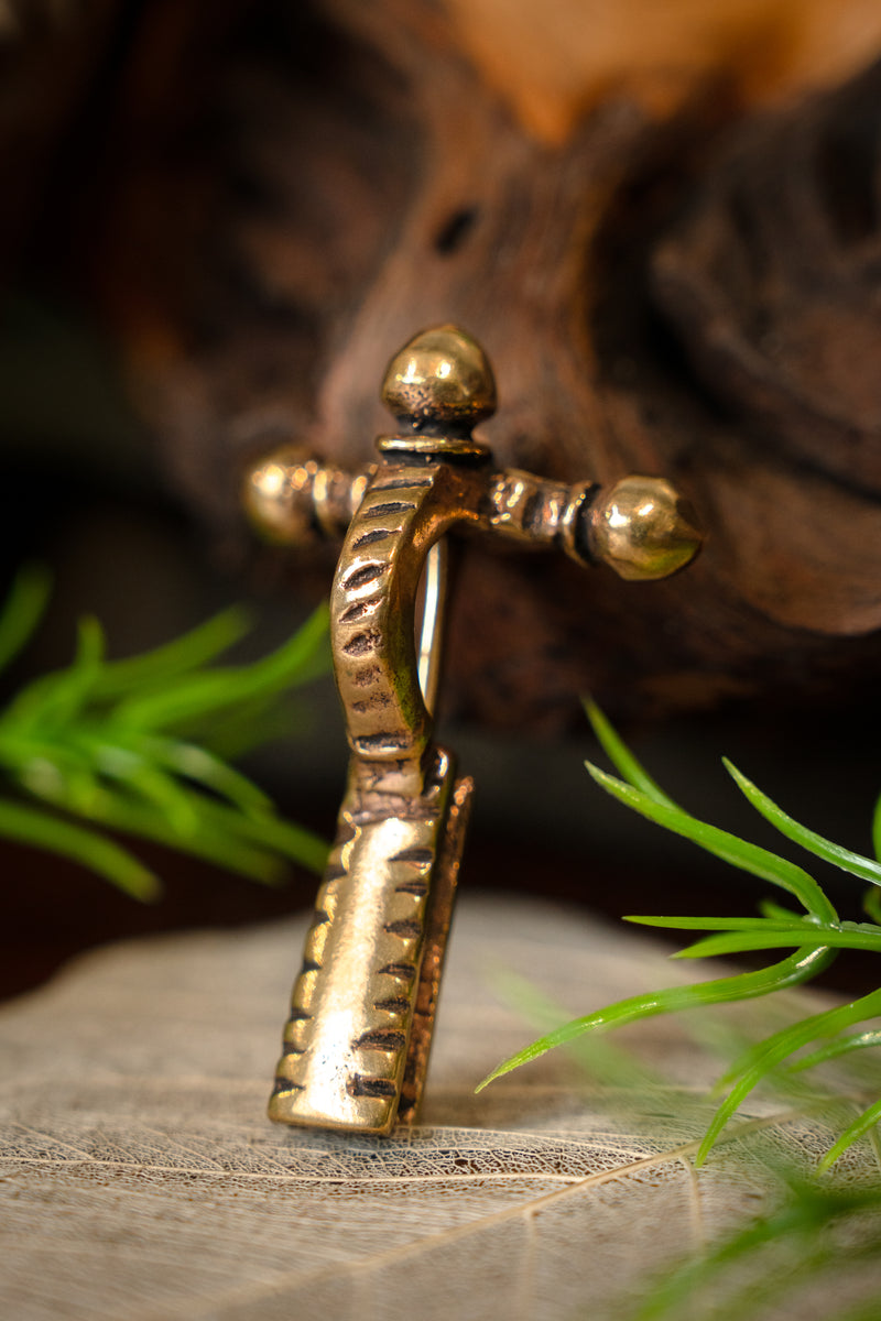 Fibula romano-germanica del II secolo, ottone