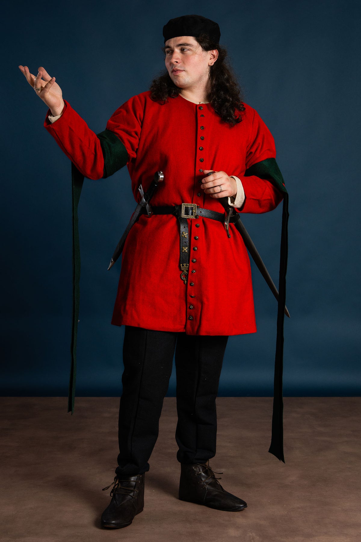 Late medieval houppelande, red, wool