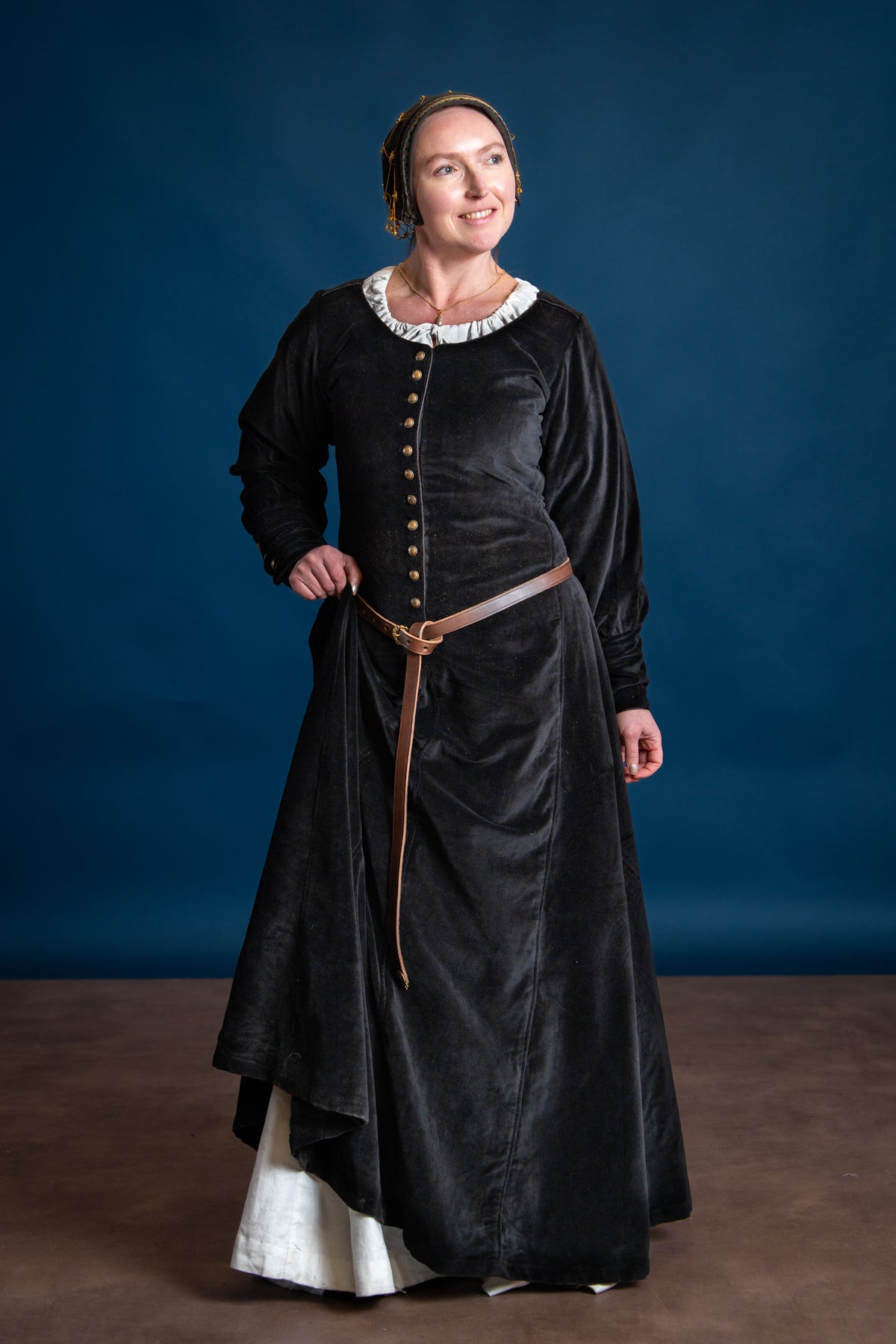 Velvet cotehardie Christina, black