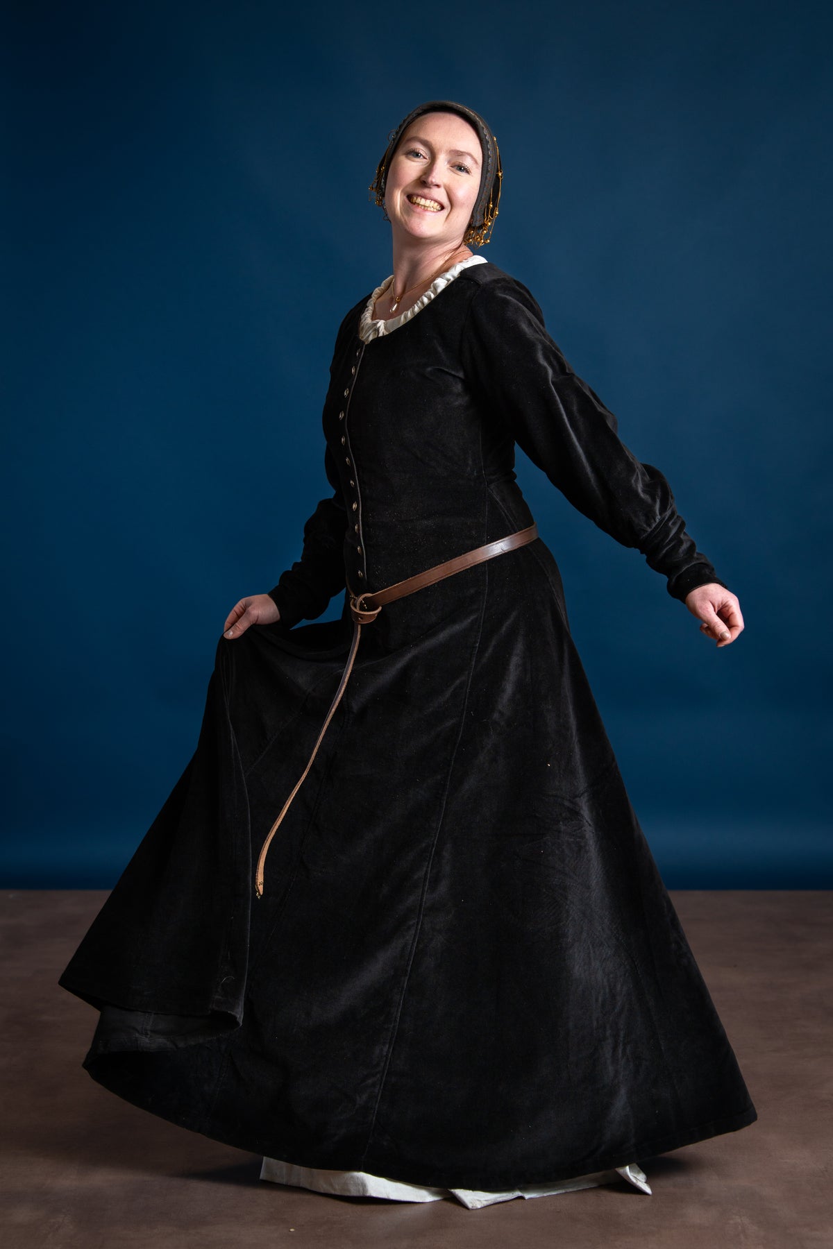Velvet cotehardie Christina, black