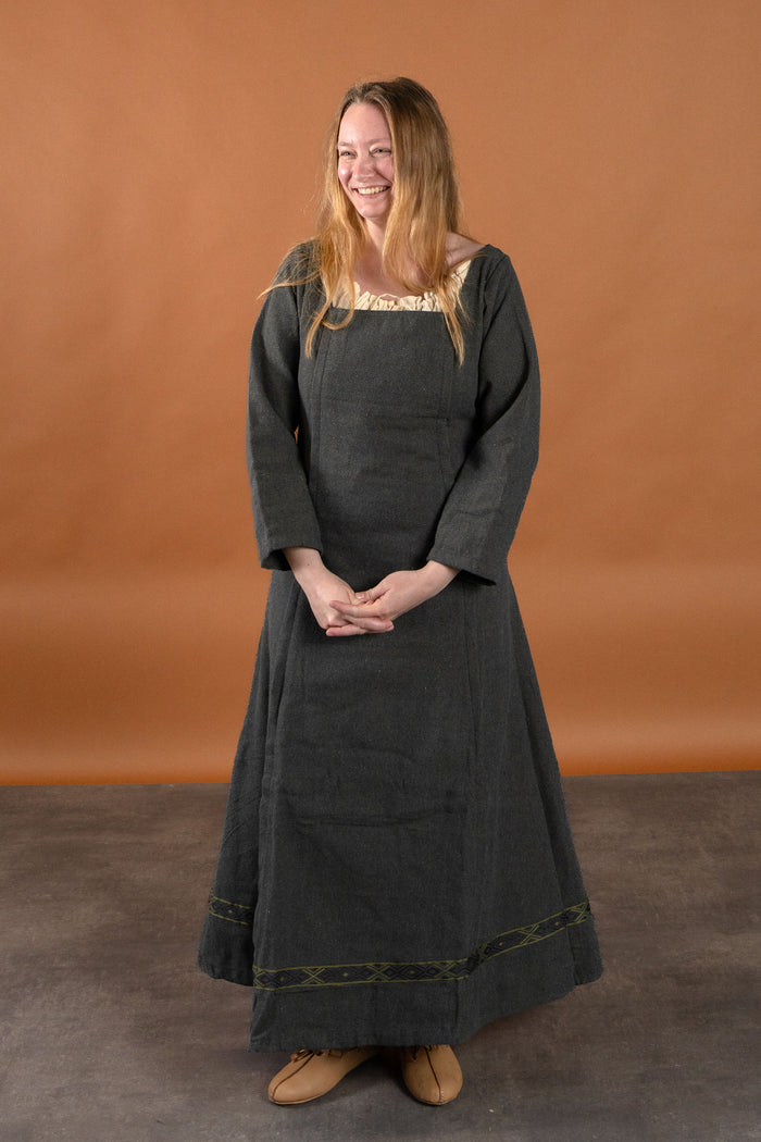 Medieval dress Estrid with herringbone pattern, nature grey