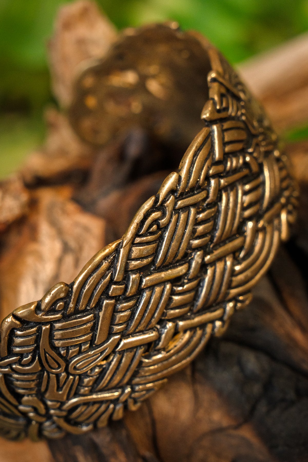 Wide Old Irish bracelet, bronze