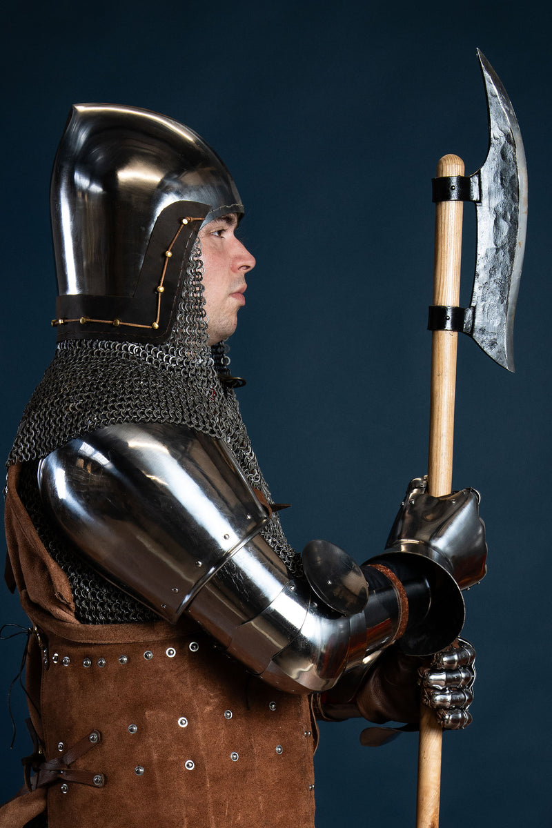 Bascinetto del XIV secolo con camaglio a maglie piatte, rivetti rotondi, 2 mm (pronto al combattimento)