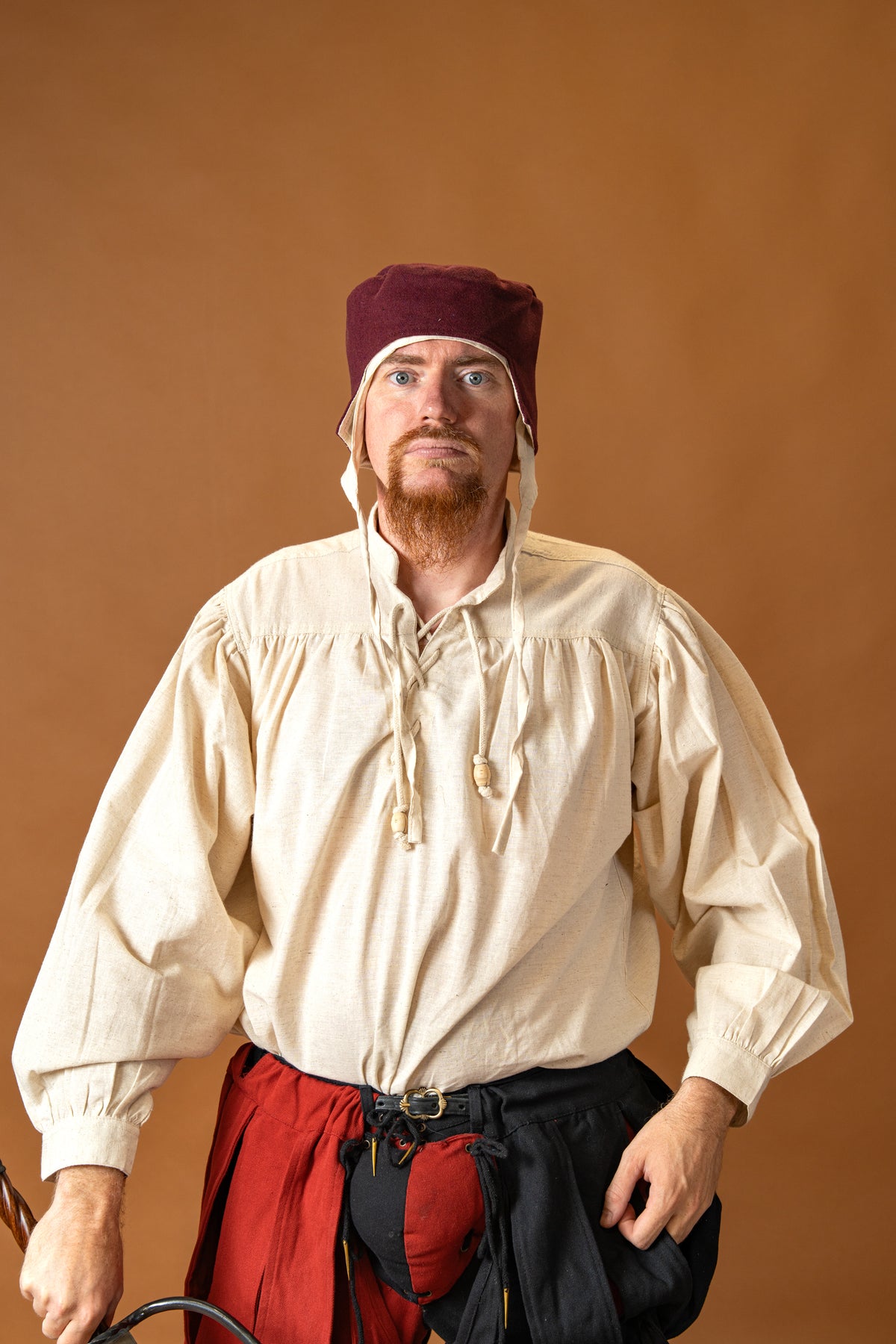 Renaissance cap Rafael, wool blend, red